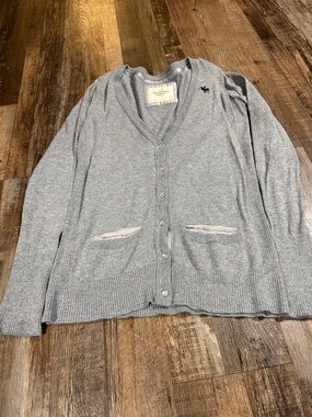 Abercrombie & Fitch Light Gray V-Neck Button Cardigan